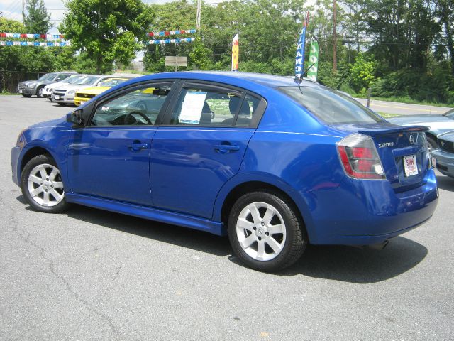 Nissan Sentra SLT Heavy DUTY Sedan