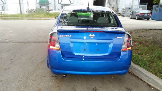 Nissan Sentra Sport Hatcback Sedan