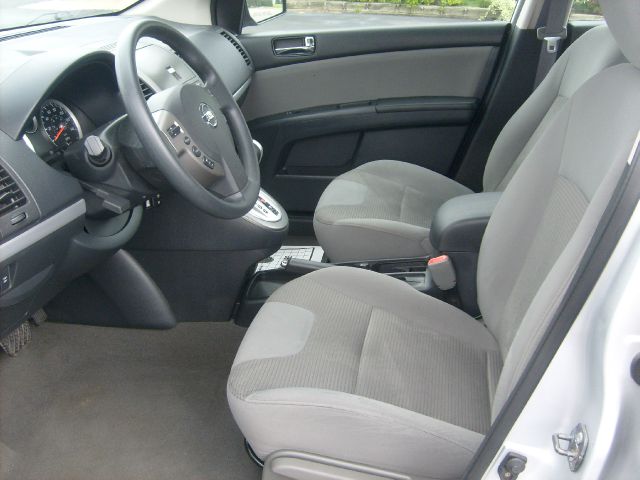 Nissan Sentra 2011 photo 2