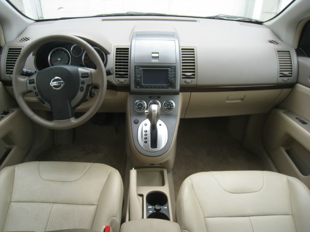 Nissan Sentra 2011 photo 2