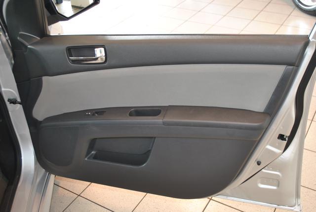 Nissan Sentra 2011 photo 22