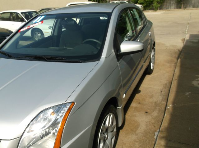 Nissan Sentra 4matic 4dr 3.5L AWD SUV Sedan