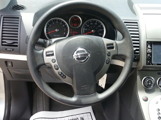 Nissan Sentra 2011 photo 9