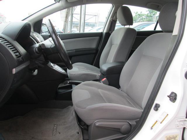 Nissan Sentra 2011 photo 4