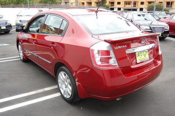 Nissan Sentra 2011 photo 1