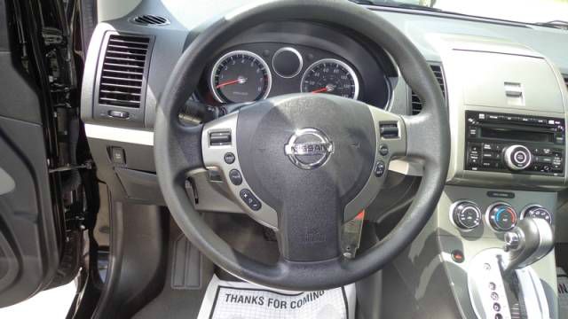 Nissan Sentra 2011 photo 15