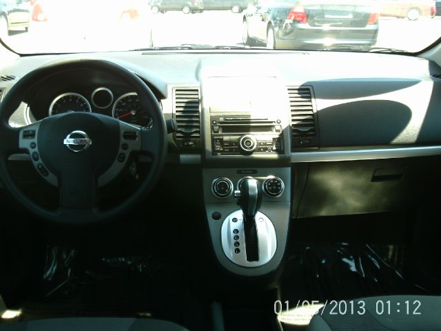 Nissan Sentra 2011 photo 2