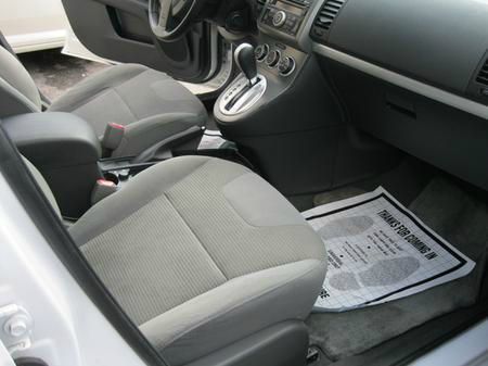 Nissan Sentra 2011 photo 2