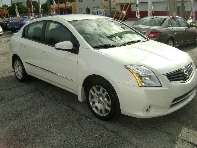 Nissan Sentra 2012 photo 2