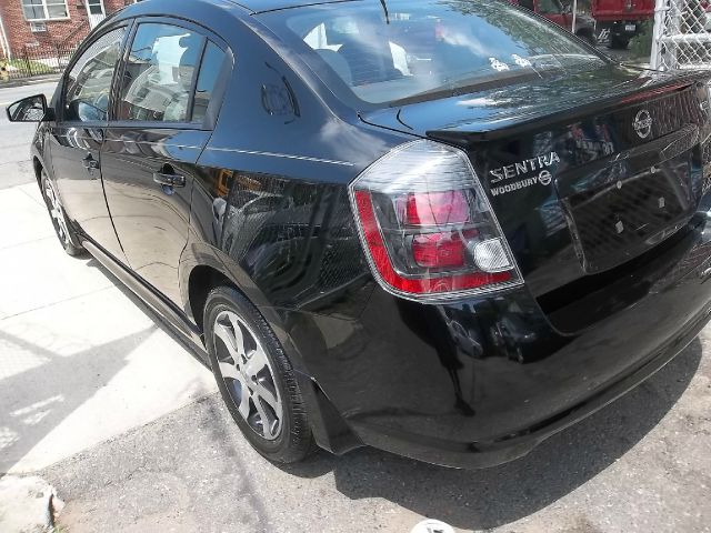 Nissan Sentra SLT Heavy DUTY Sedan