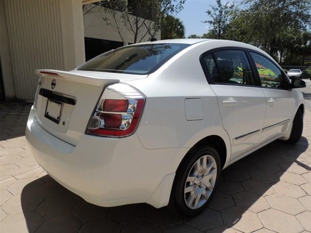 Nissan Sentra 2012 photo 1