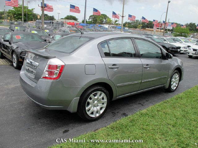 Nissan Sentra 4matic 4dr 3.5L AWD SUV Sedan