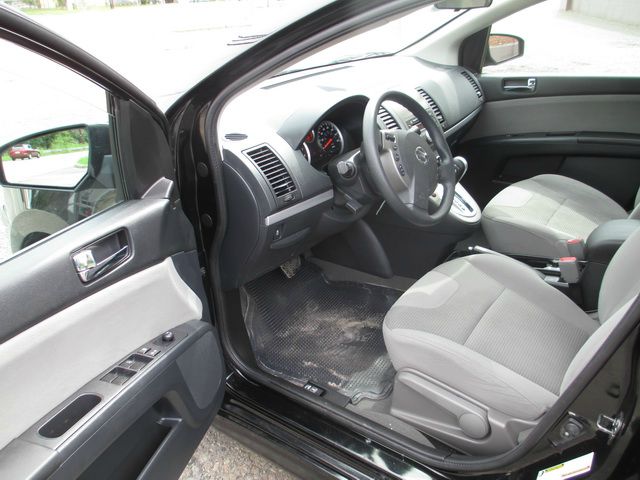 Nissan Sentra 2012 photo 2