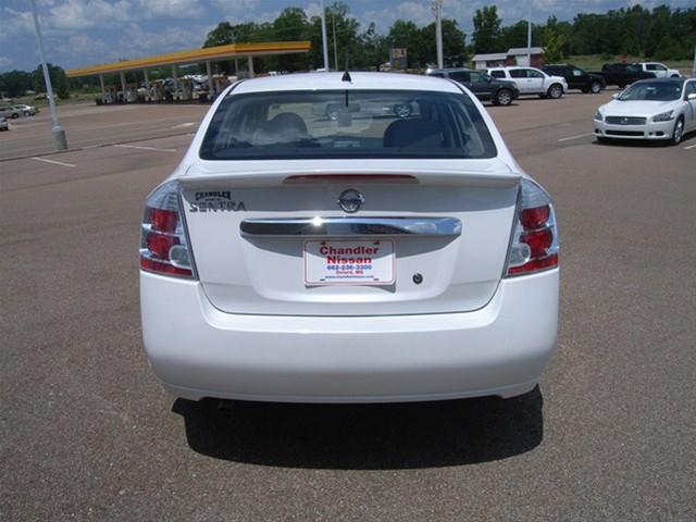 Nissan Sentra 2012 photo 2