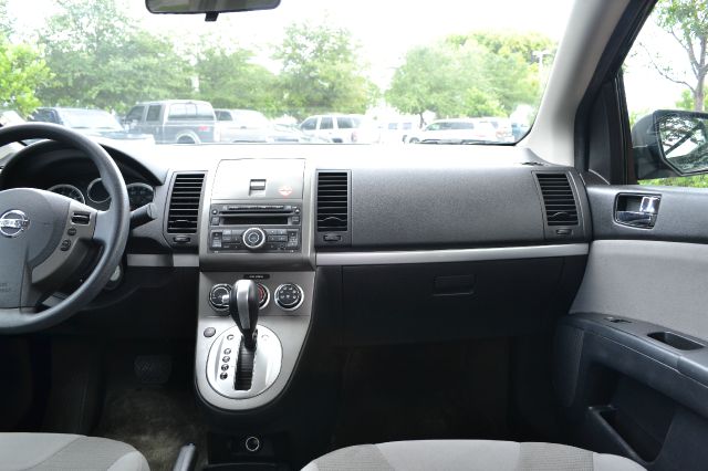 Nissan Sentra 2012 photo 2