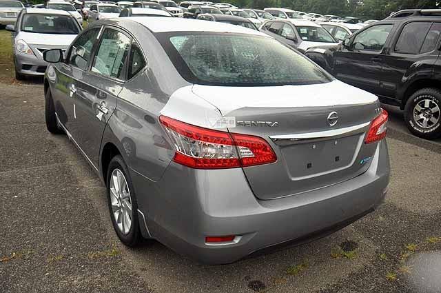 Nissan Sentra 2013 photo 2