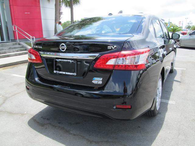 Nissan Sentra 2013 photo 2