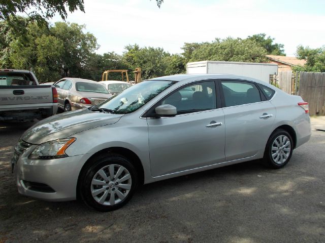 Nissan Sentra 2013 photo 2