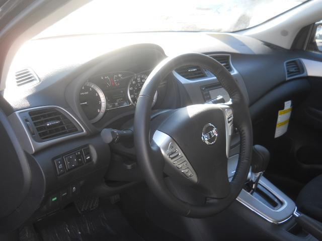 Nissan Sentra 2013 photo 17