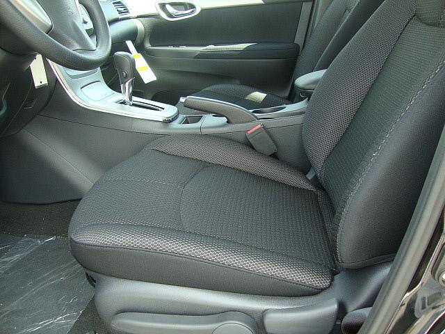 Nissan Sentra 2013 photo 1