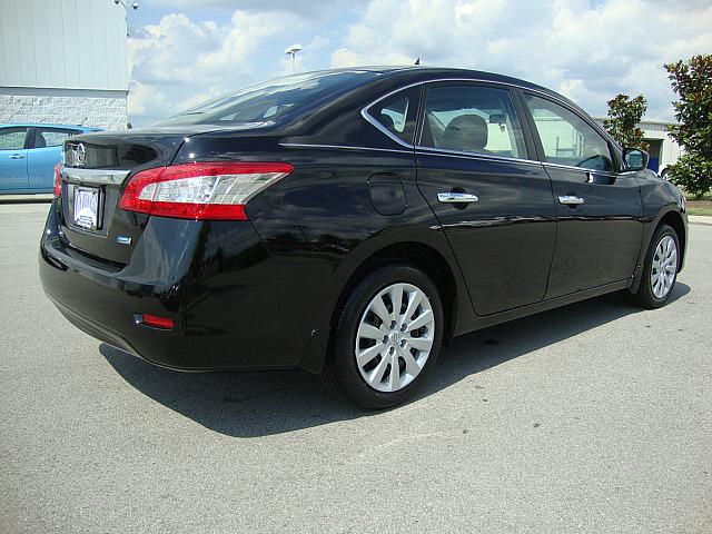 Nissan Sentra 2013 photo 4