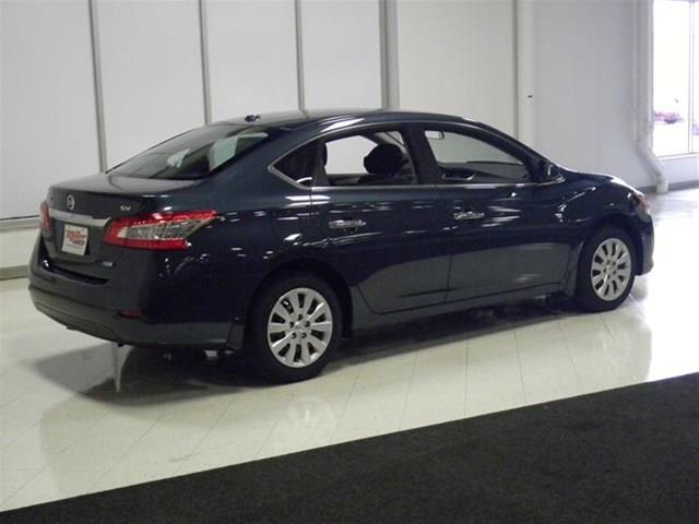 Nissan Sentra 2013 photo 1