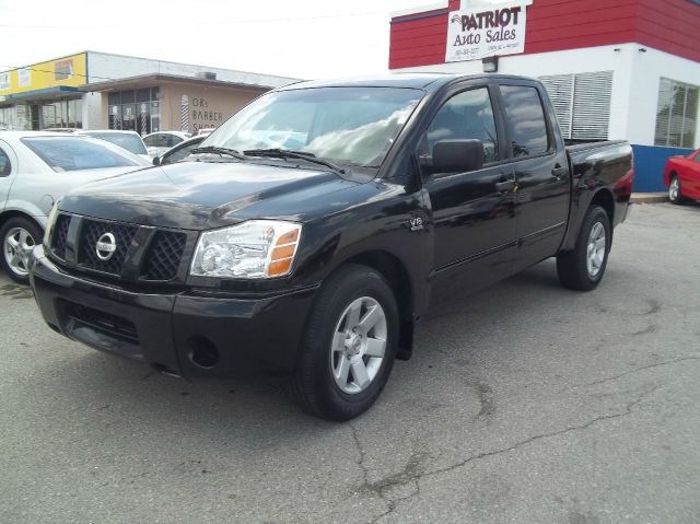 Nissan Titan 2004 photo 1