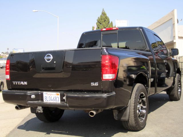 Nissan Titan 2004 photo 1