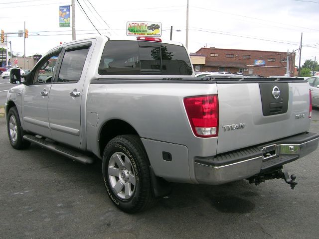 Nissan Titan 2004 photo 2