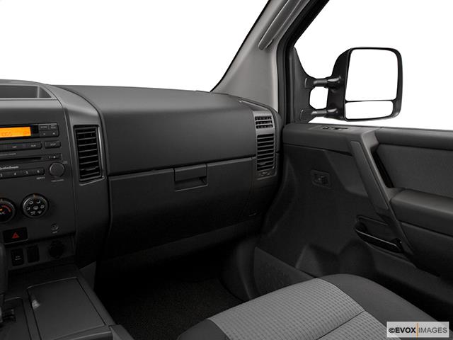 Nissan Titan 2004 photo 4