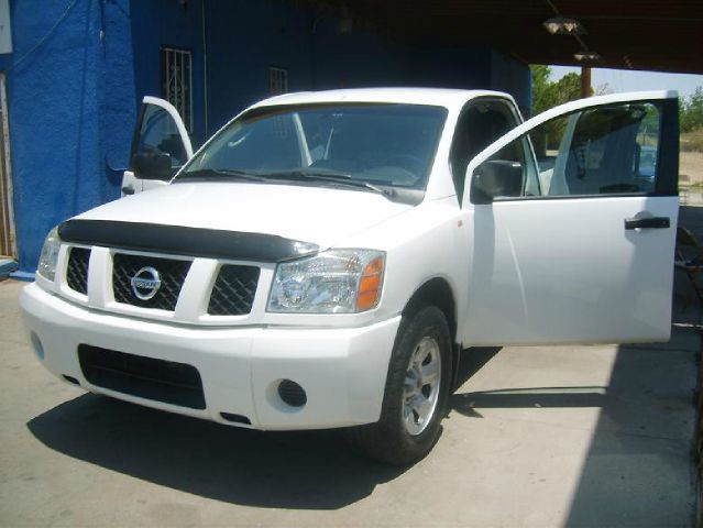 Nissan Titan SE 2WD Pickup Truck