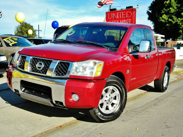 Nissan Titan 2004 photo 2