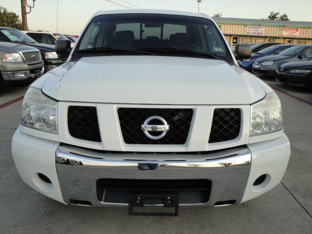 Nissan Titan SLE Z71 Crew Cab Short Bed 4X4 Pickup Truck