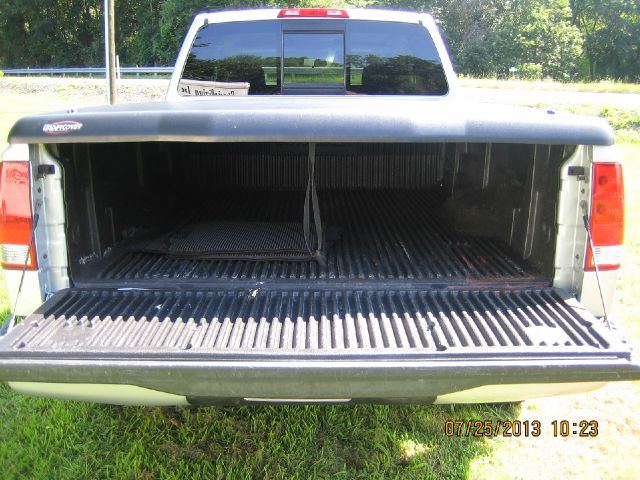 Nissan Titan 2004 photo 1