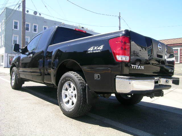 Nissan Titan 2004 photo 17