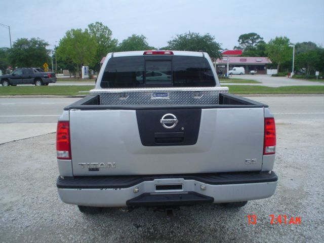 Nissan Titan 2004 photo 1