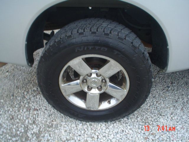 Nissan Titan 2004 photo 2