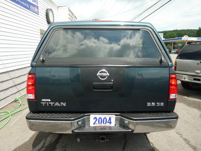 Nissan Titan 2004 photo 2