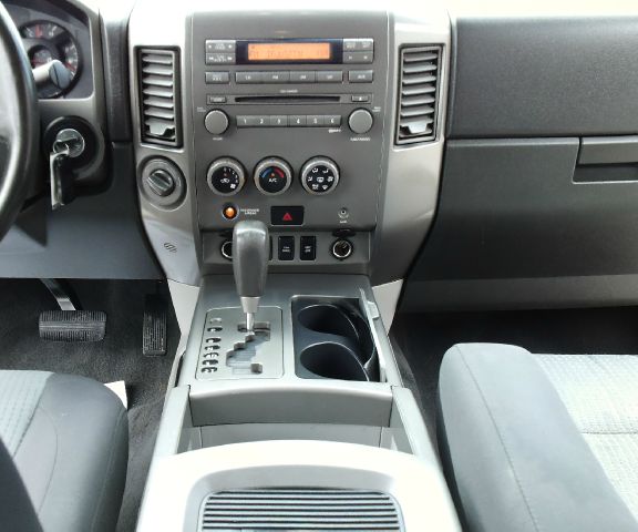 Nissan Titan 2004 photo 21