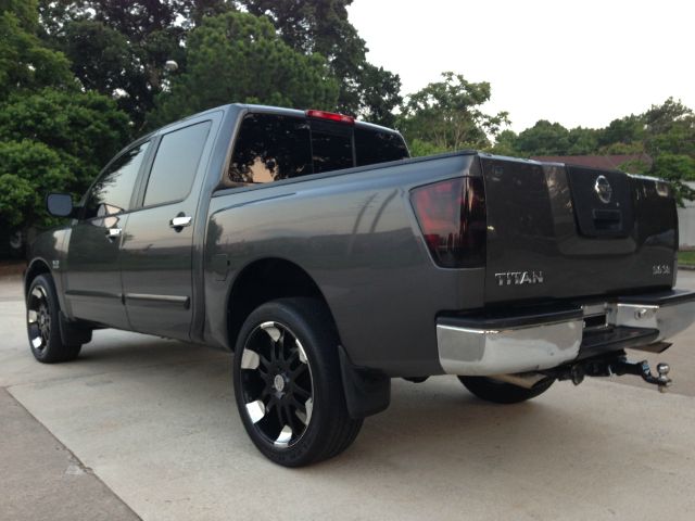 Nissan Titan SLT EXT CAB 4X2 Pickup Truck