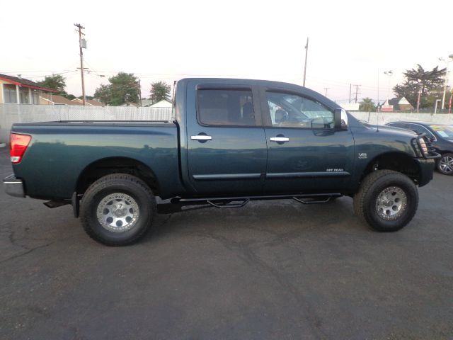 Nissan Titan 2004 photo 1