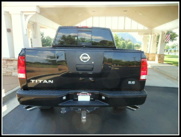 Nissan Titan 2004 photo 2