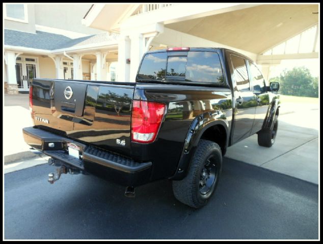 Nissan Titan 2004 photo 4