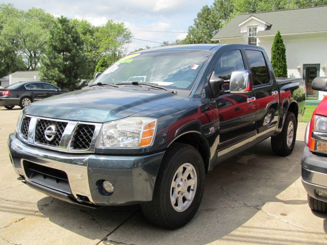 Nissan Titan 2004 photo 2