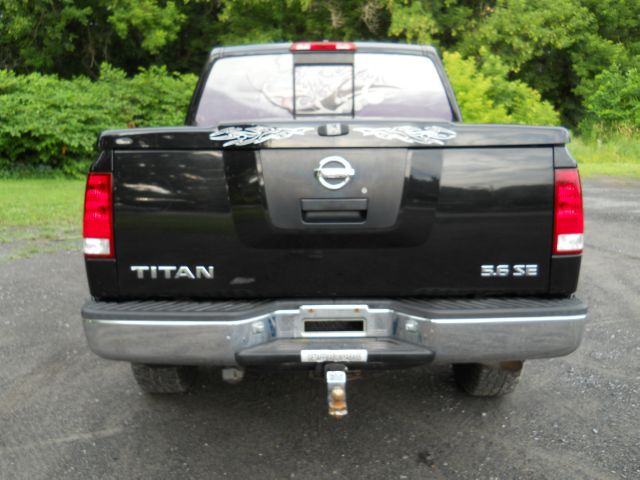 Nissan Titan 2004 photo 2