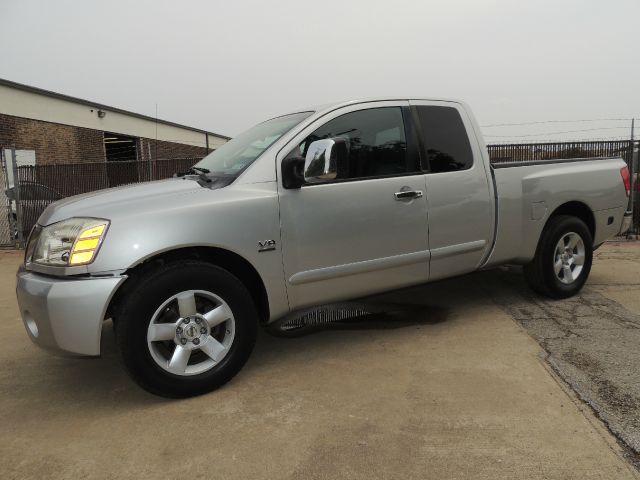 Nissan Titan 2004 photo 1