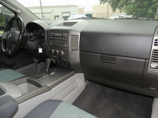 Nissan Titan 2004 photo 12