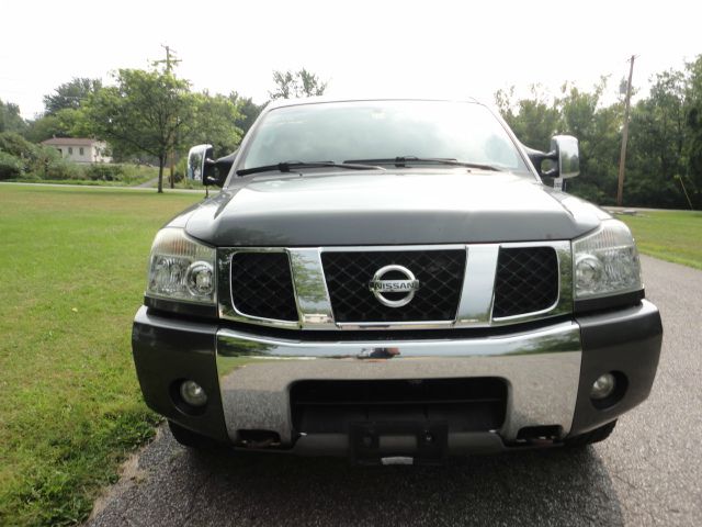 Nissan Titan 2004 photo 3