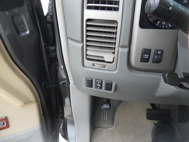 Nissan Titan 2004 photo 13