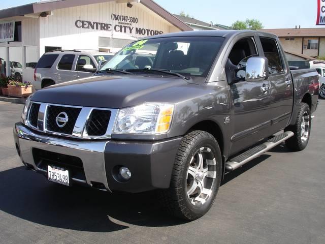 Nissan Titan 2004 photo 1